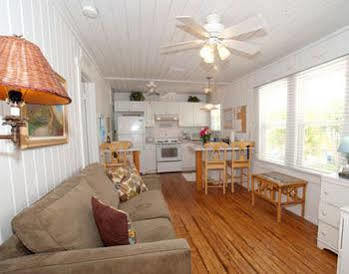 Anna Maria Beach Cottages Анна-Мария Экстерьер фото